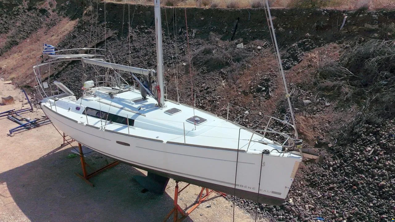 Beneteau Oceanis 37